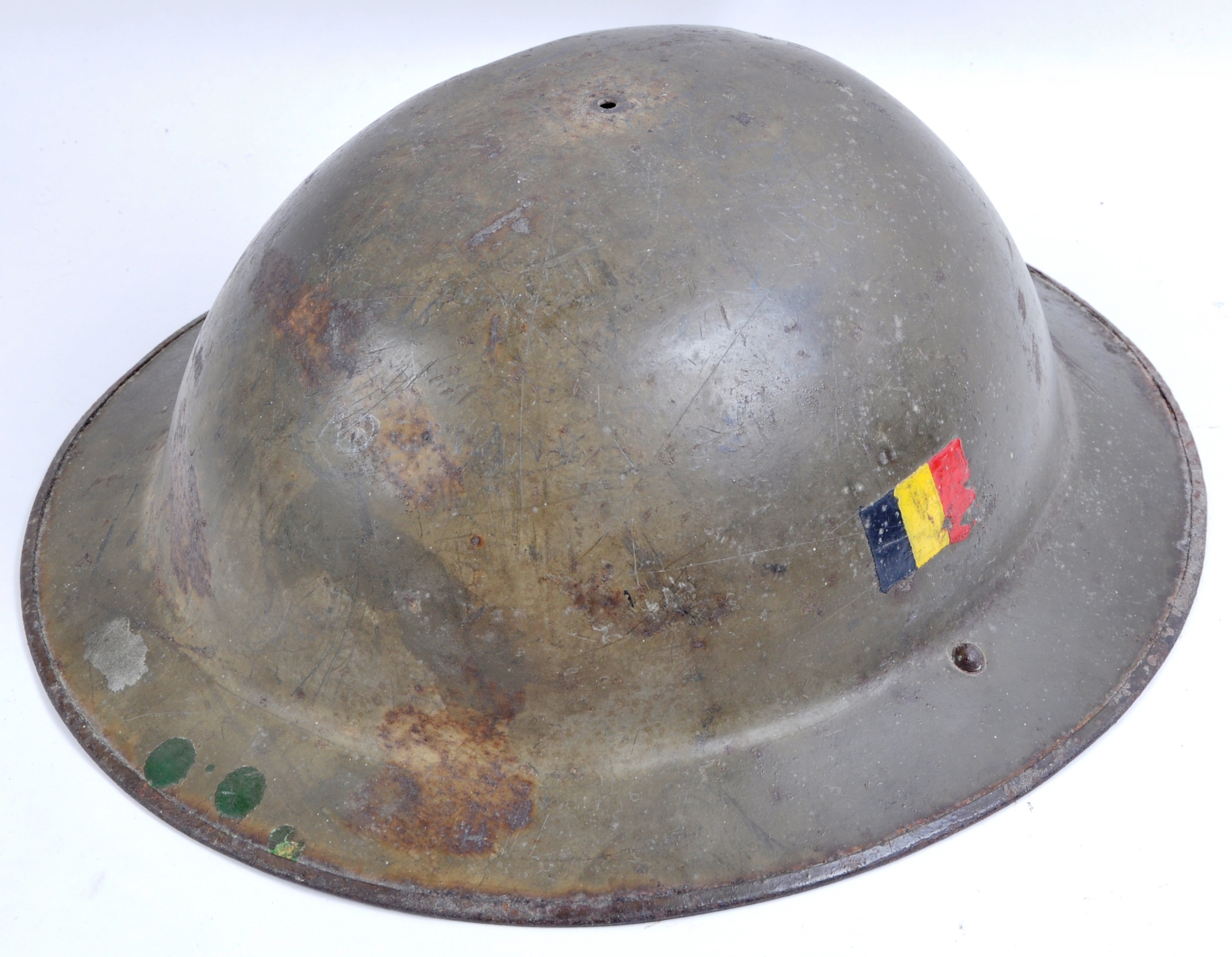 MILITARIA - COLLECTION OF ITEMS - WW2 BRODIE HELMET, SAM BROWNE BELT ETC - Image 6 of 10