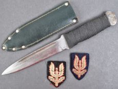 WWII SECOND WORLD WAR PERIOD FIGHTING KNIFE & PATCHES