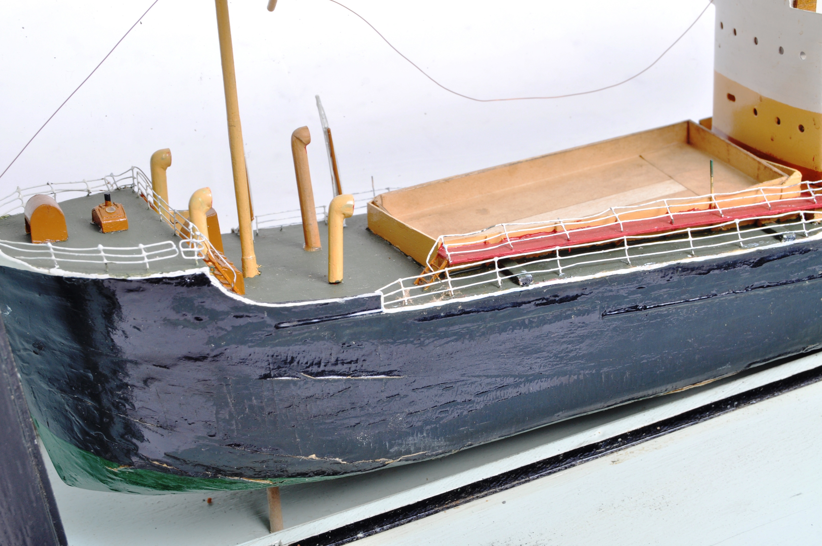 20TH CENTURY SCRATCH BUILT SEAT FISHING BOAT MODEL - Image 8 of 8