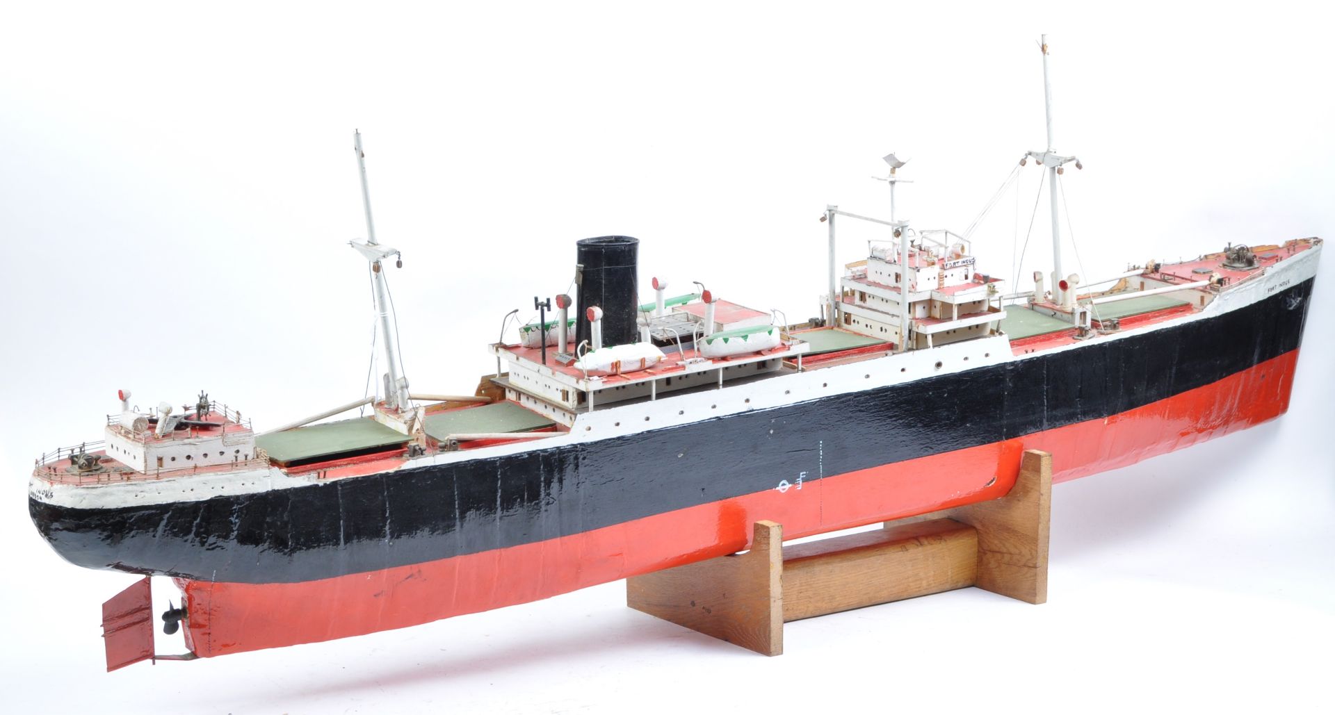 SHIPPING - RADIO CONTROLLED SCALE MODEL ' FORT INDUS ' CARGO SHIP - Bild 10 aus 11