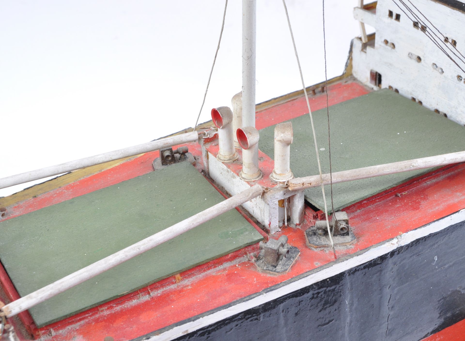 SHIPPING - RADIO CONTROLLED SCALE MODEL ' FORT INDUS ' CARGO SHIP - Bild 3 aus 11