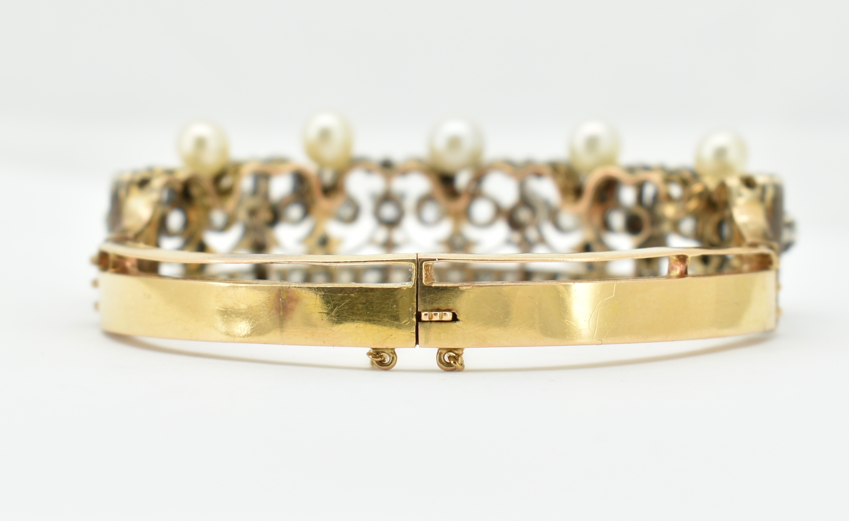 FRENCH BELLE EPOQUE 18CT GOLD AND PEARL BANGLE - Image 2 of 5