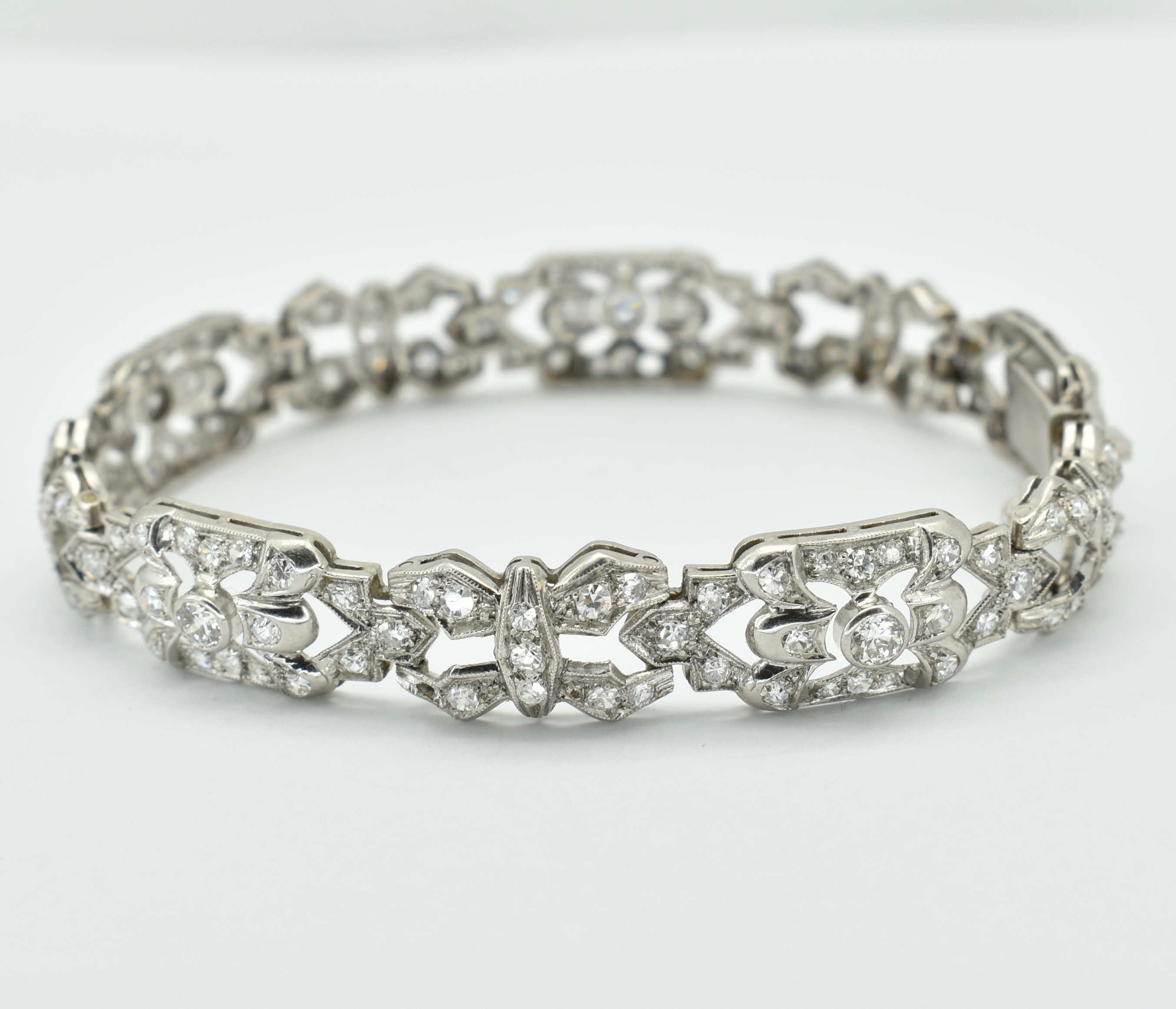 FRENCH ANTIQUE 18CT WHITE GOLD PLATINUM & DIAMOND BRACELET - Image 2 of 3