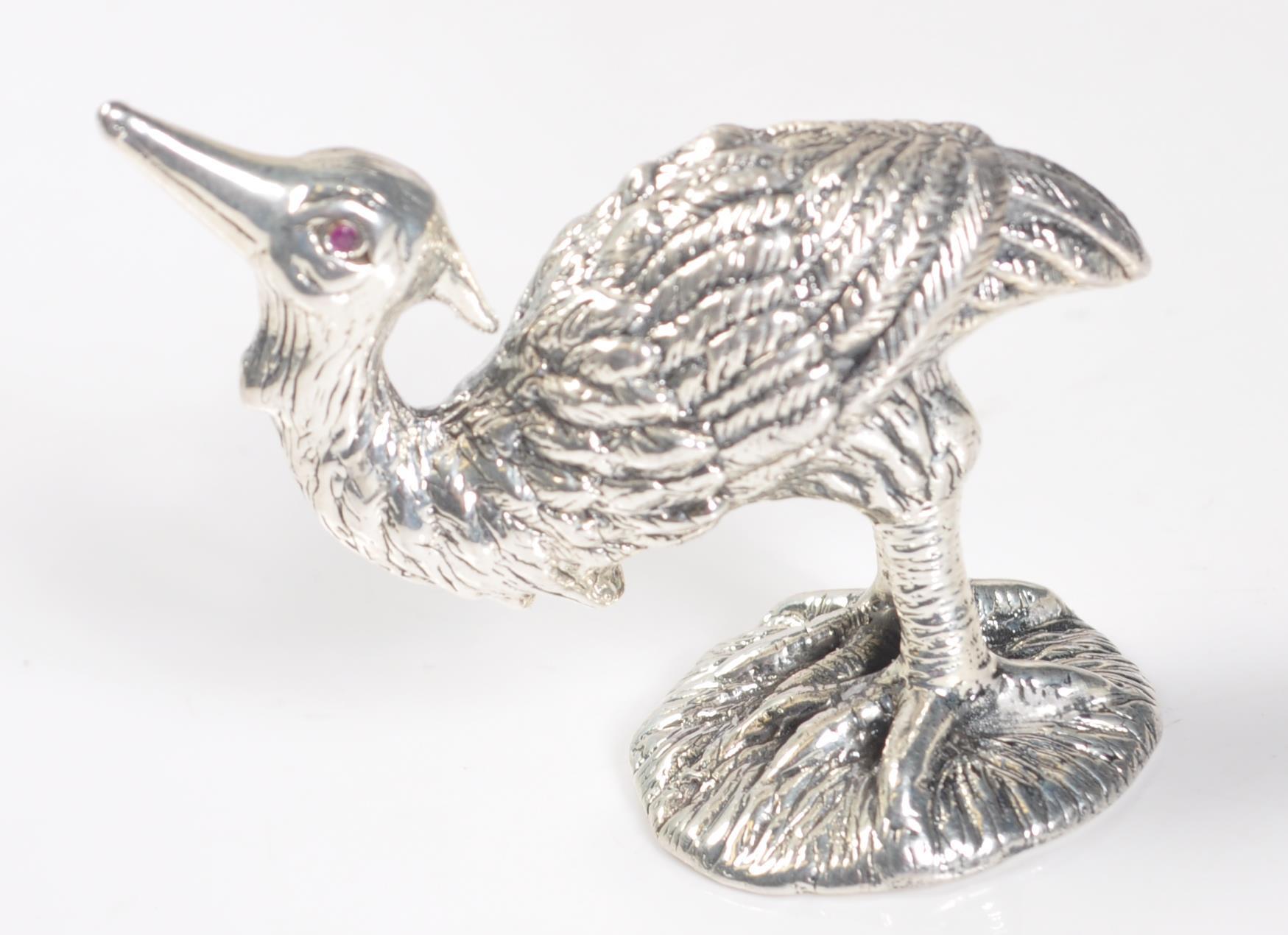 STAMPED 925 SILVER FIGURE OF A BIRD. - Image 2 of 5