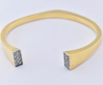 18CT GOLD & DIAMOND BANGLE