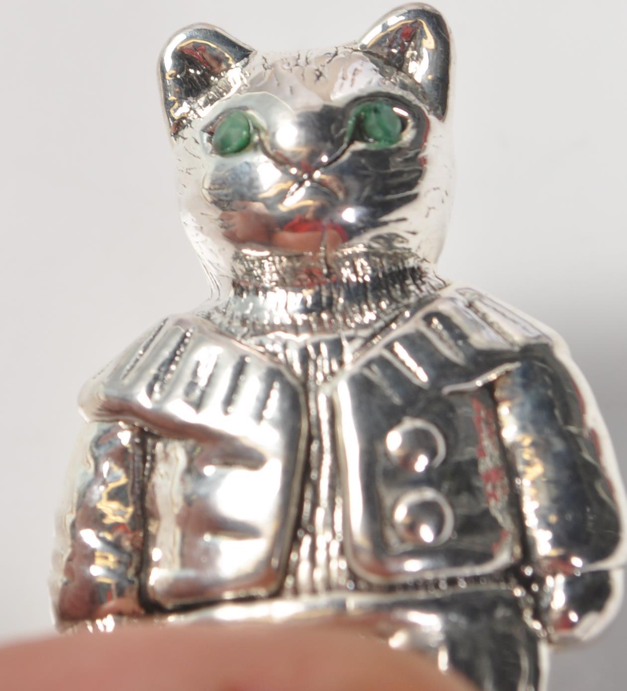 STAMPED 925 SILVER PIN CUSHION IN THE FORM OF A CAT. - Image 2 of 5