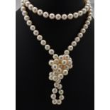 A CULTURED PEARL NECKLACE