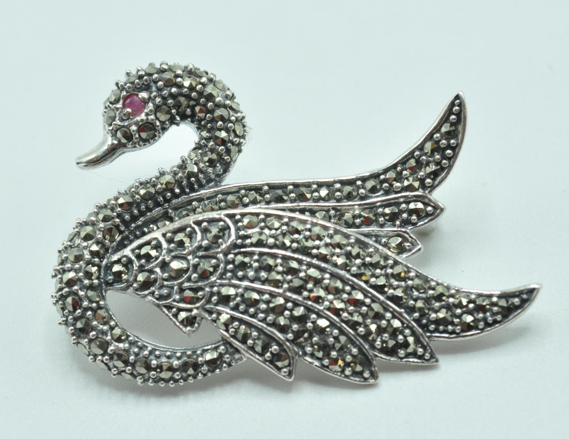 STAMPED 925 SILVER LADIES SWAN BROOCH SET WITH MARCASITES. - Image 2 of 4