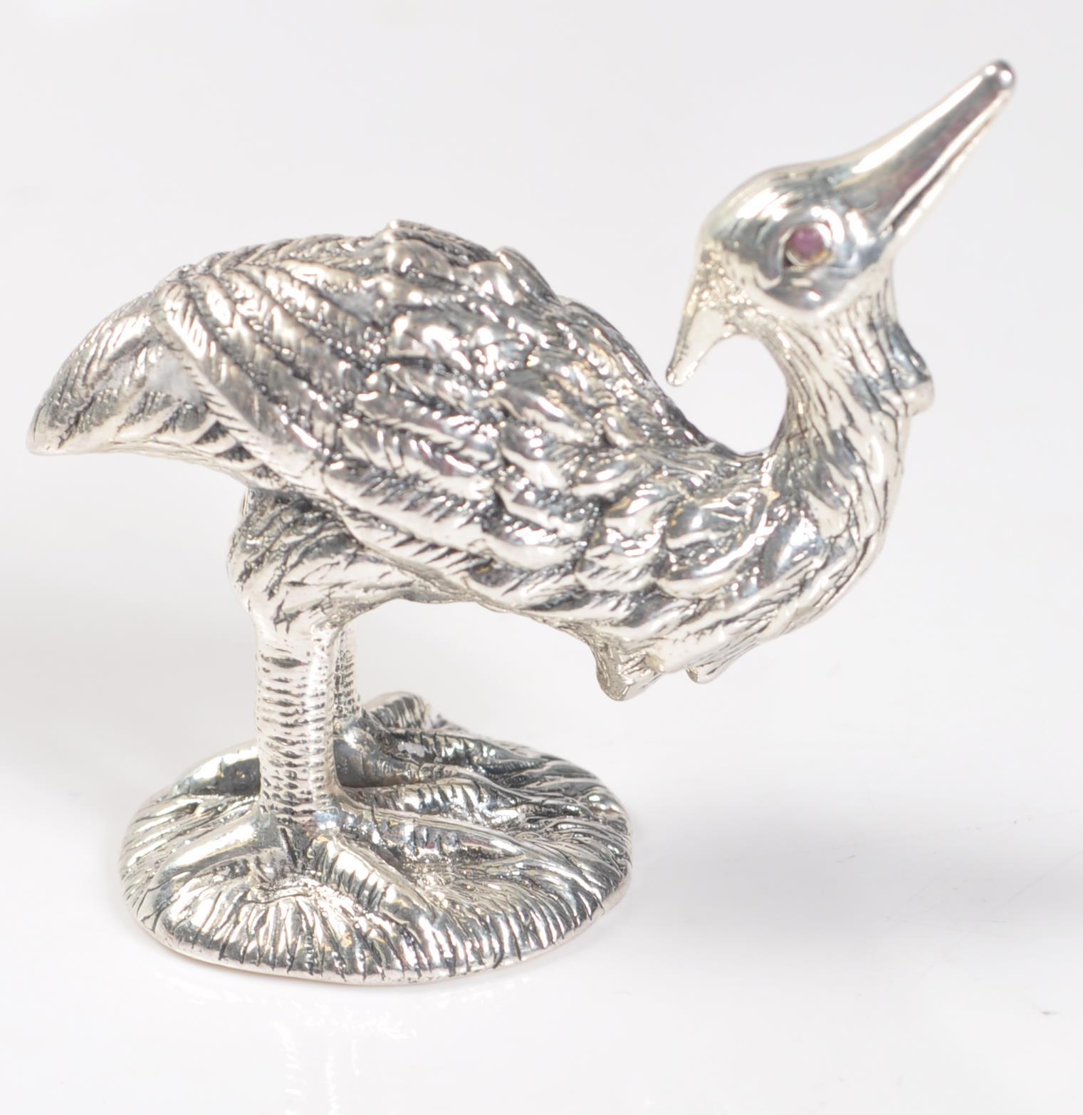 STAMPED 925 SILVER FIGURE OF A BIRD. - Image 4 of 5