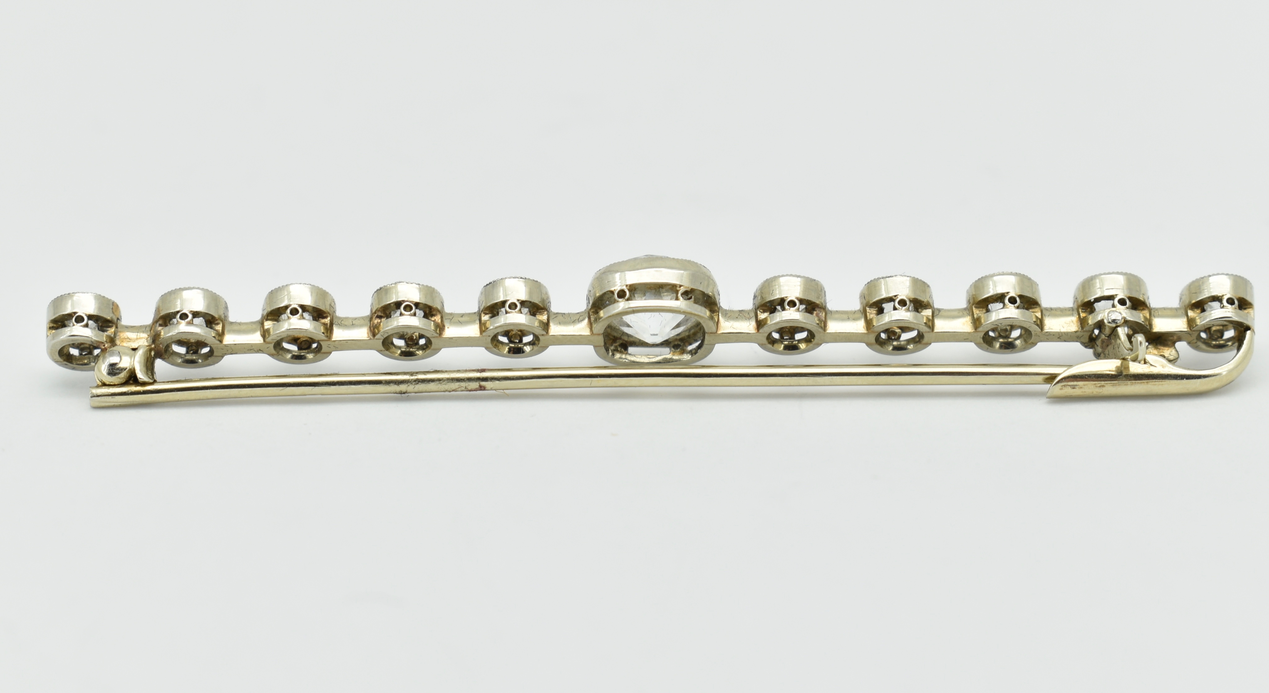 ANTIQUE 18ct WHITE GOLD & DIAMOND BAR BROOCH PIN - Image 3 of 7