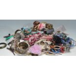 COLLECTION OF VINTAGE COSTUME JEWELLERY