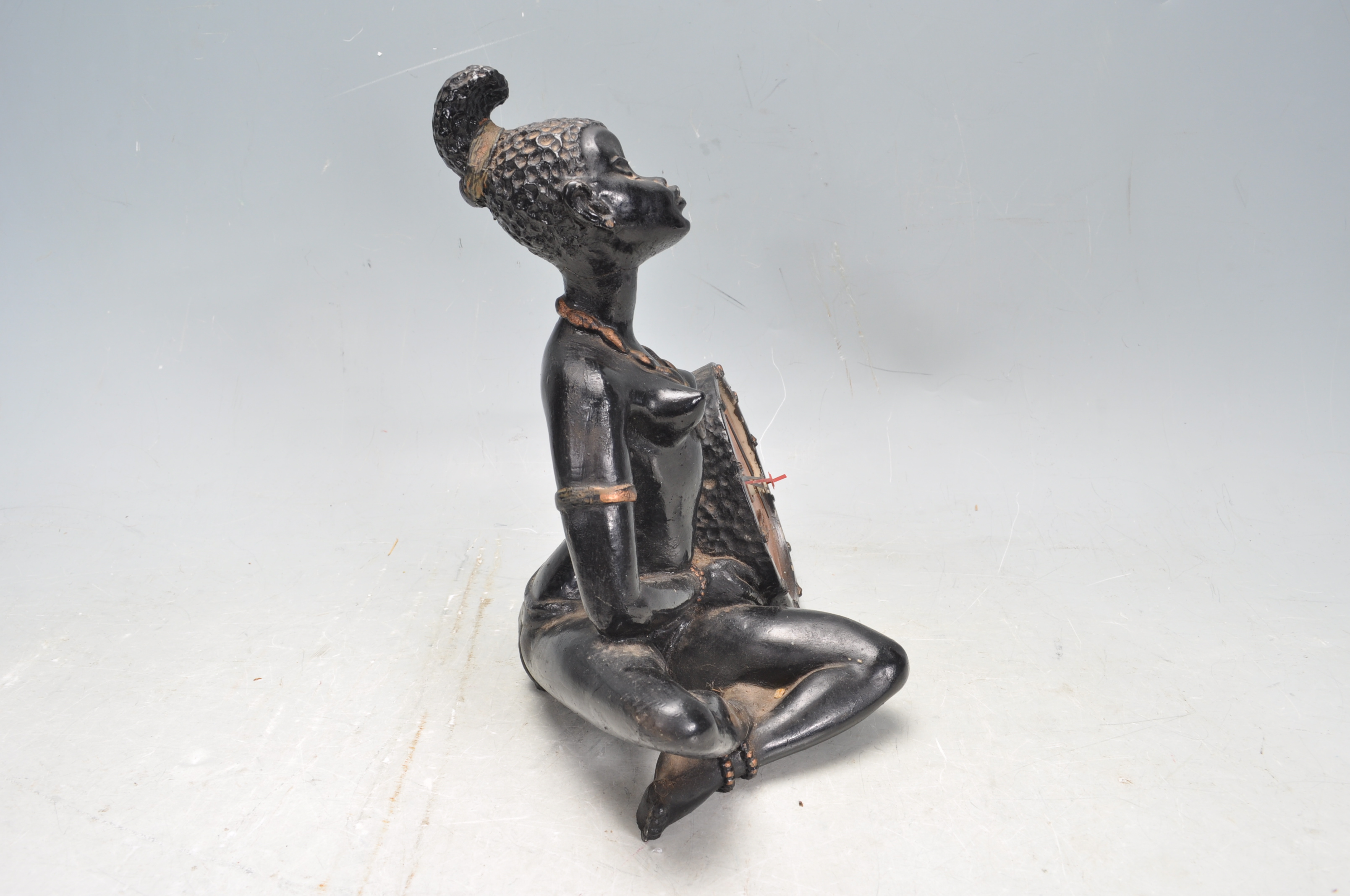 VINTAGE RETRO GASTONE AFRICAN FIGURAL CLOCK. - Image 4 of 6