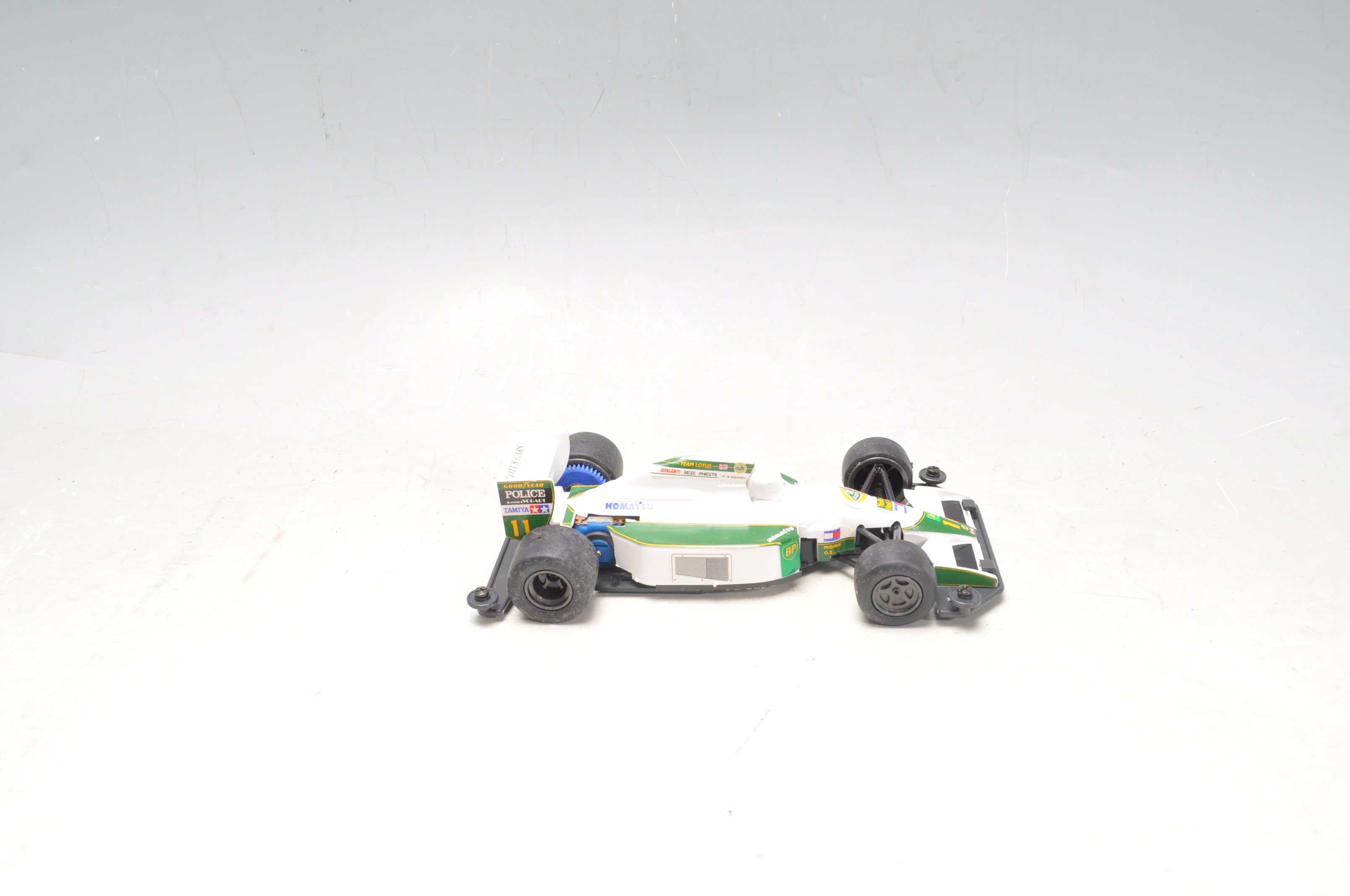 COLELCTION OF THREE SCALE TOY MODEL CARS - Image 8 of 10