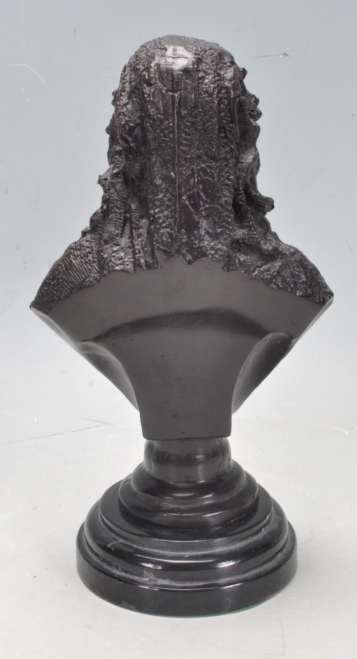 HER MAJESTY QUEEN VICTORIA BRONZE / BRASS BUST - Image 3 of 5