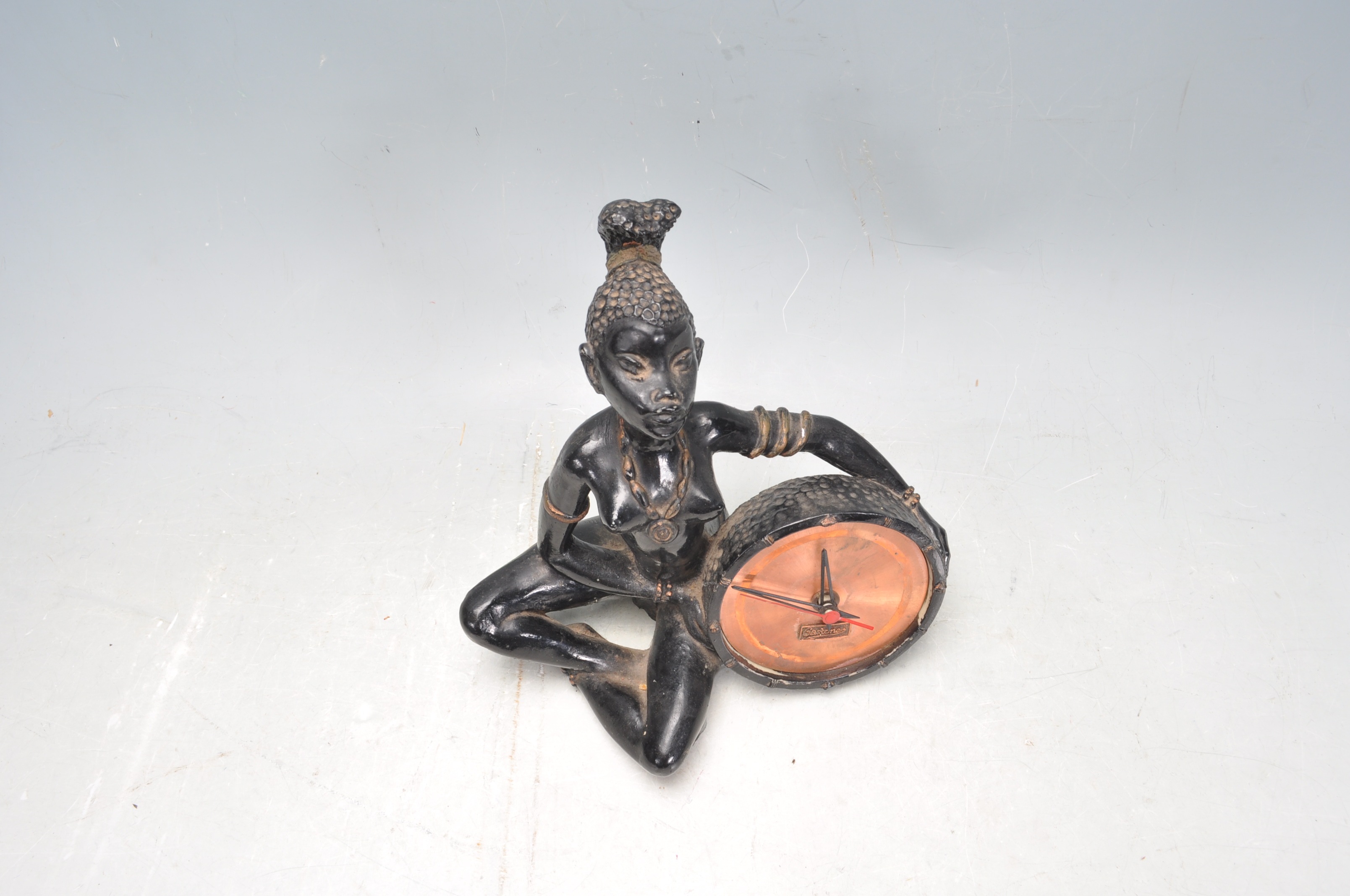 VINTAGE RETRO GASTONE AFRICAN FIGURAL CLOCK. - Image 5 of 6