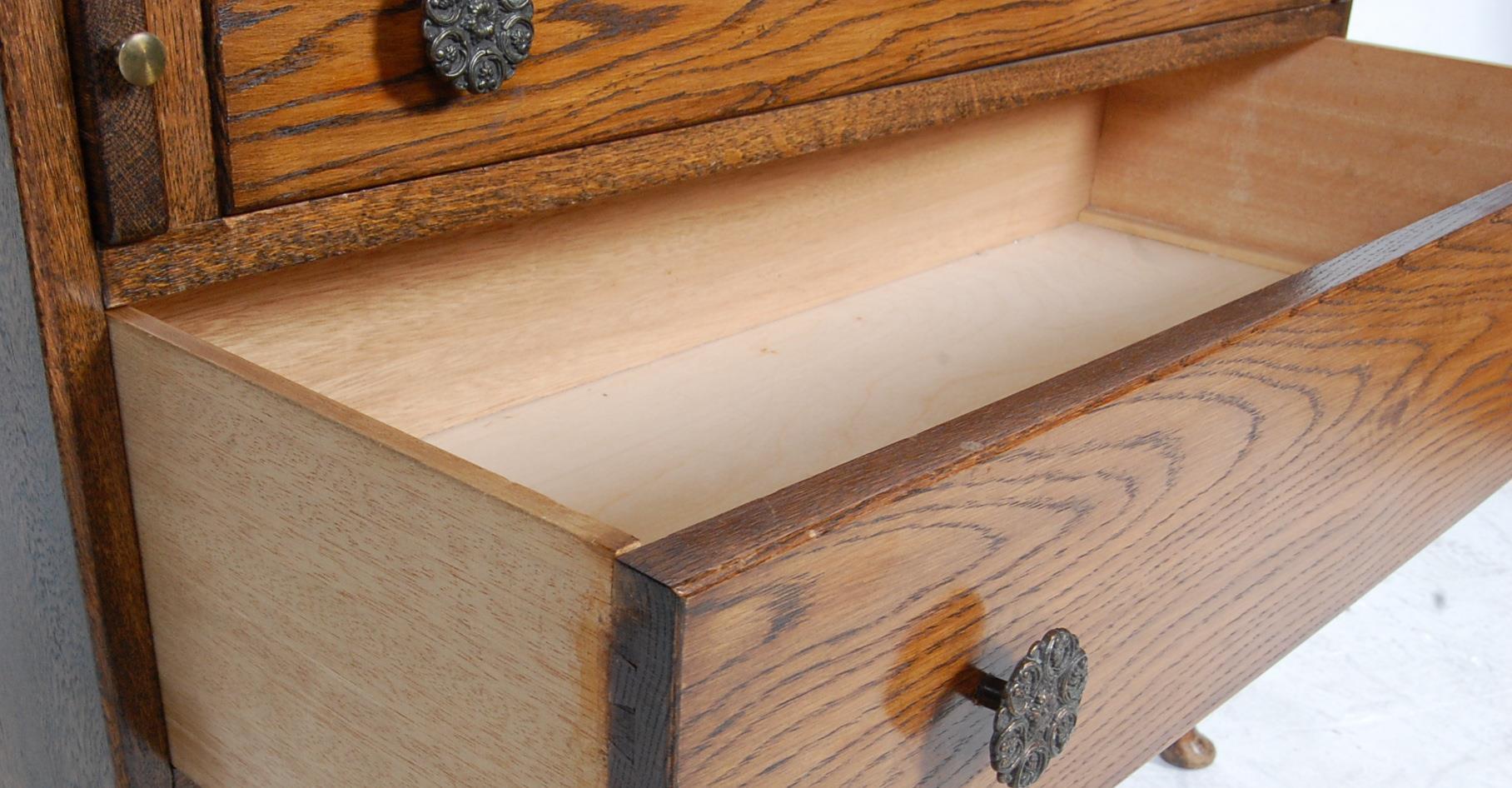 ANTIQUE VICTORIAN STYLE OAK BUREAU - Image 6 of 6