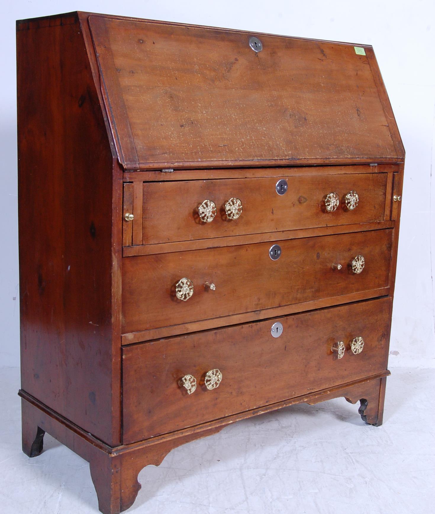 19TH CENTURY VICTORIAN MAHOGANY BUREAU