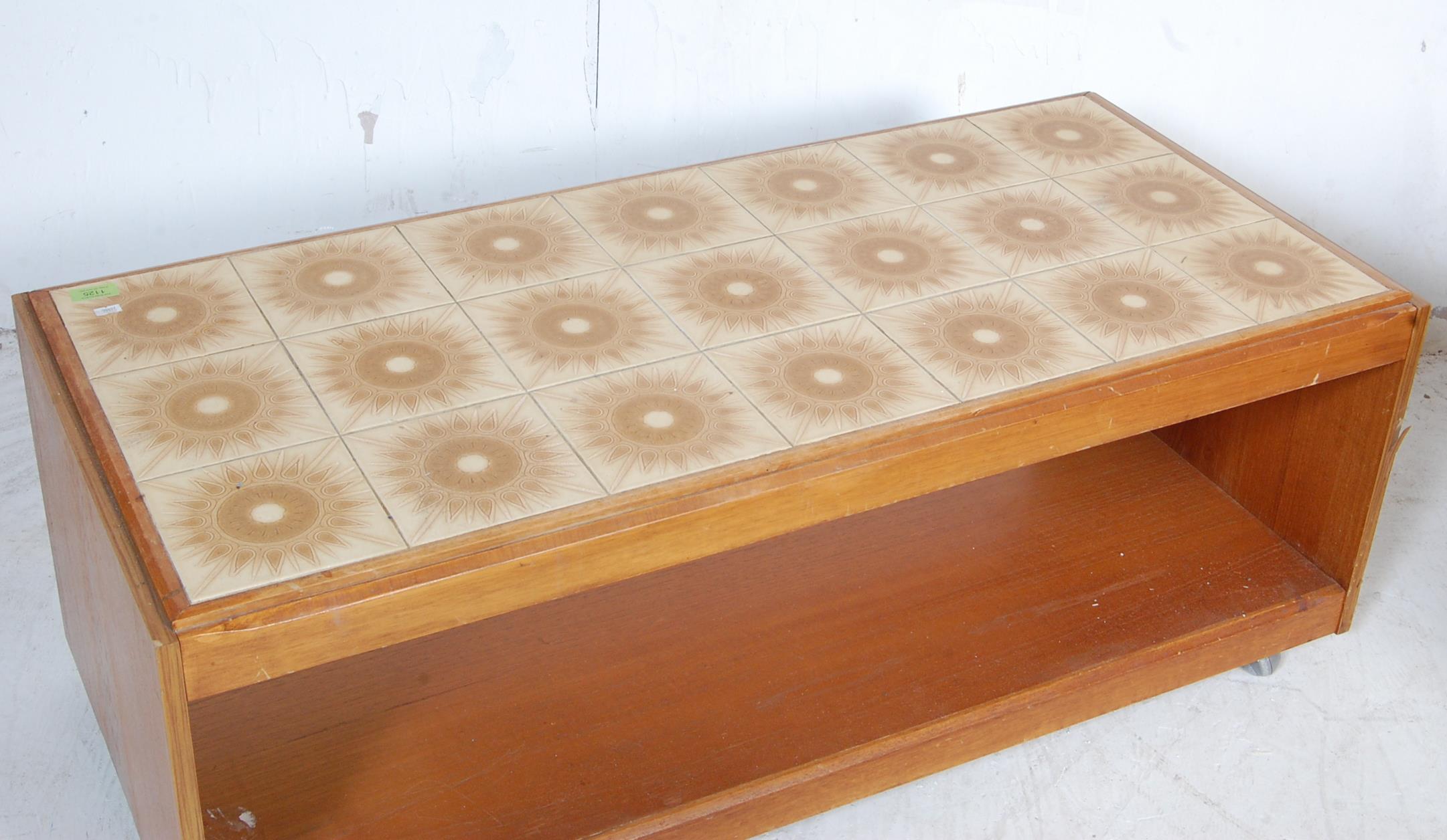 VINTAGE RETRO TILE TOP COFFEE TABLE - Image 3 of 5