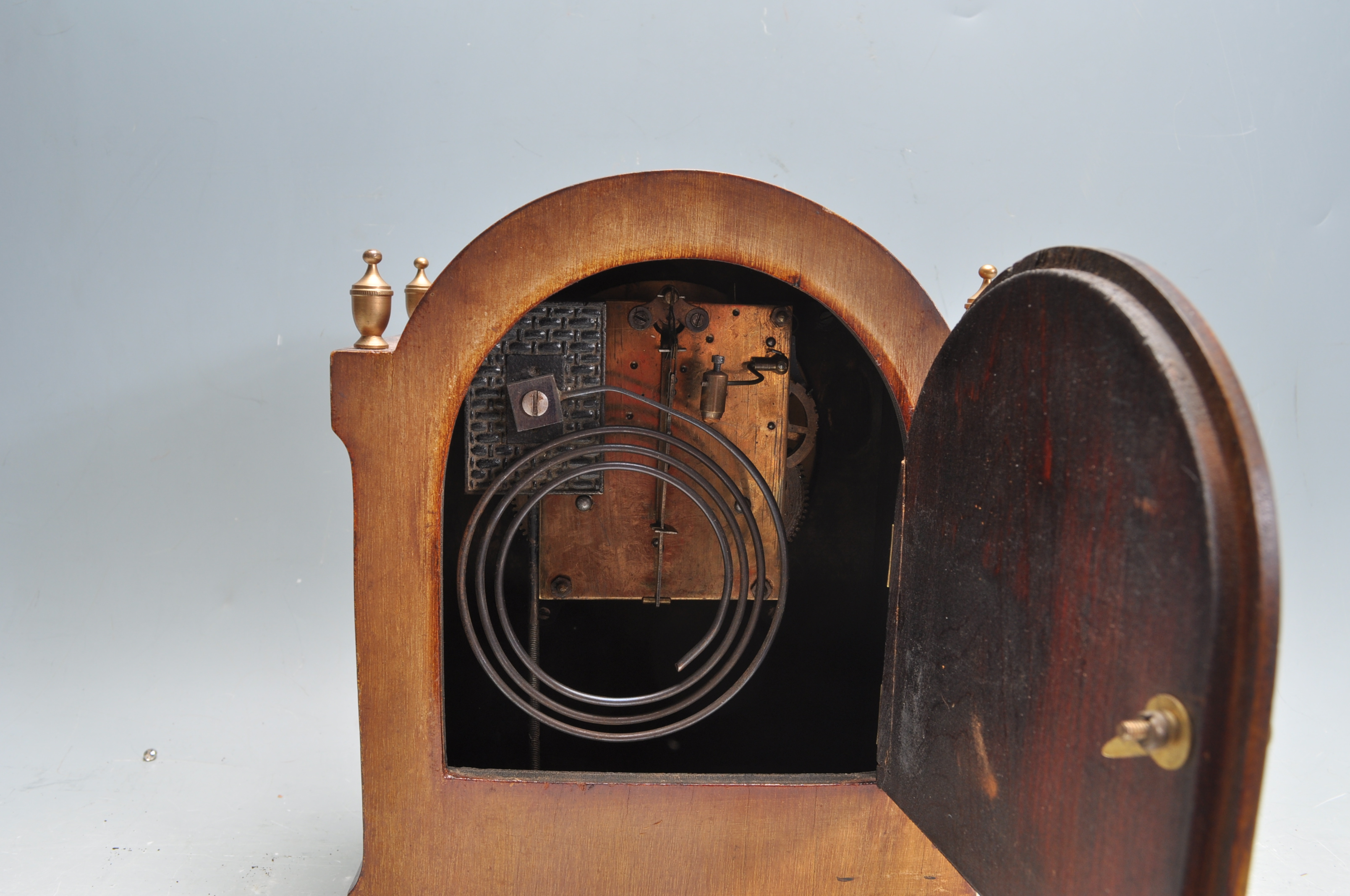 EDWARDIAN OAK CASED MANTEL CLOCK - Image 4 of 10