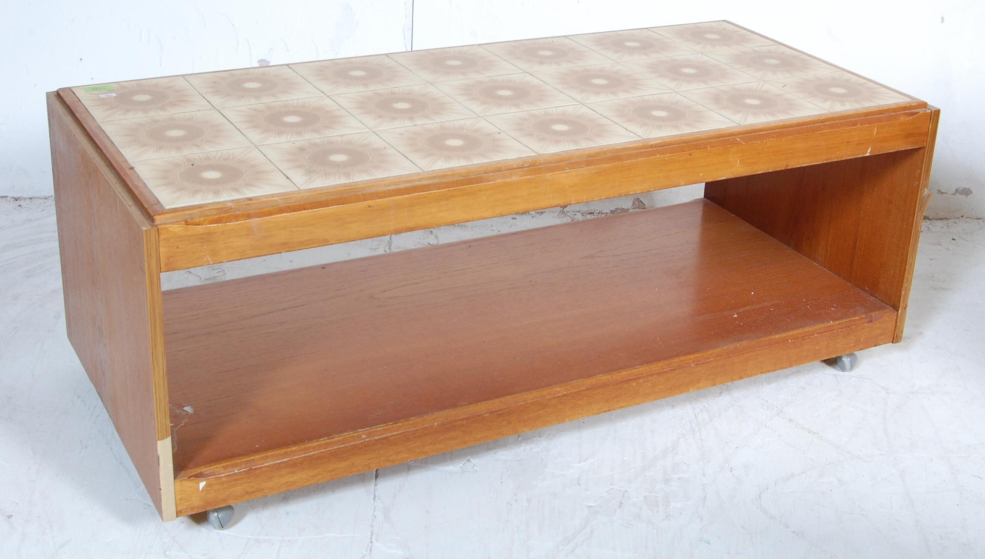 VINTAGE RETRO TILE TOP COFFEE TABLE - Image 2 of 5