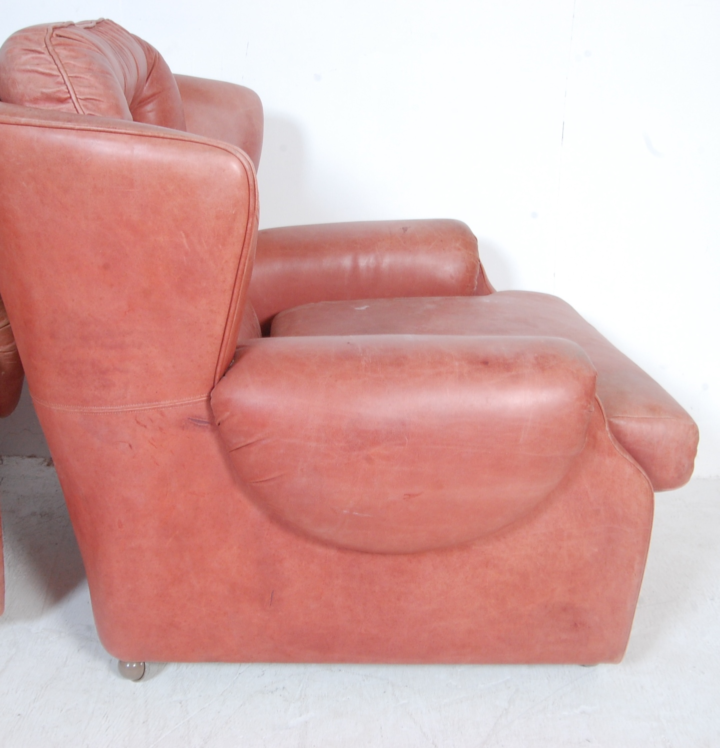 PAIR OF RETRO VINTAGE CHESTERFIELD CLUB CHAIRS - Image 10 of 10