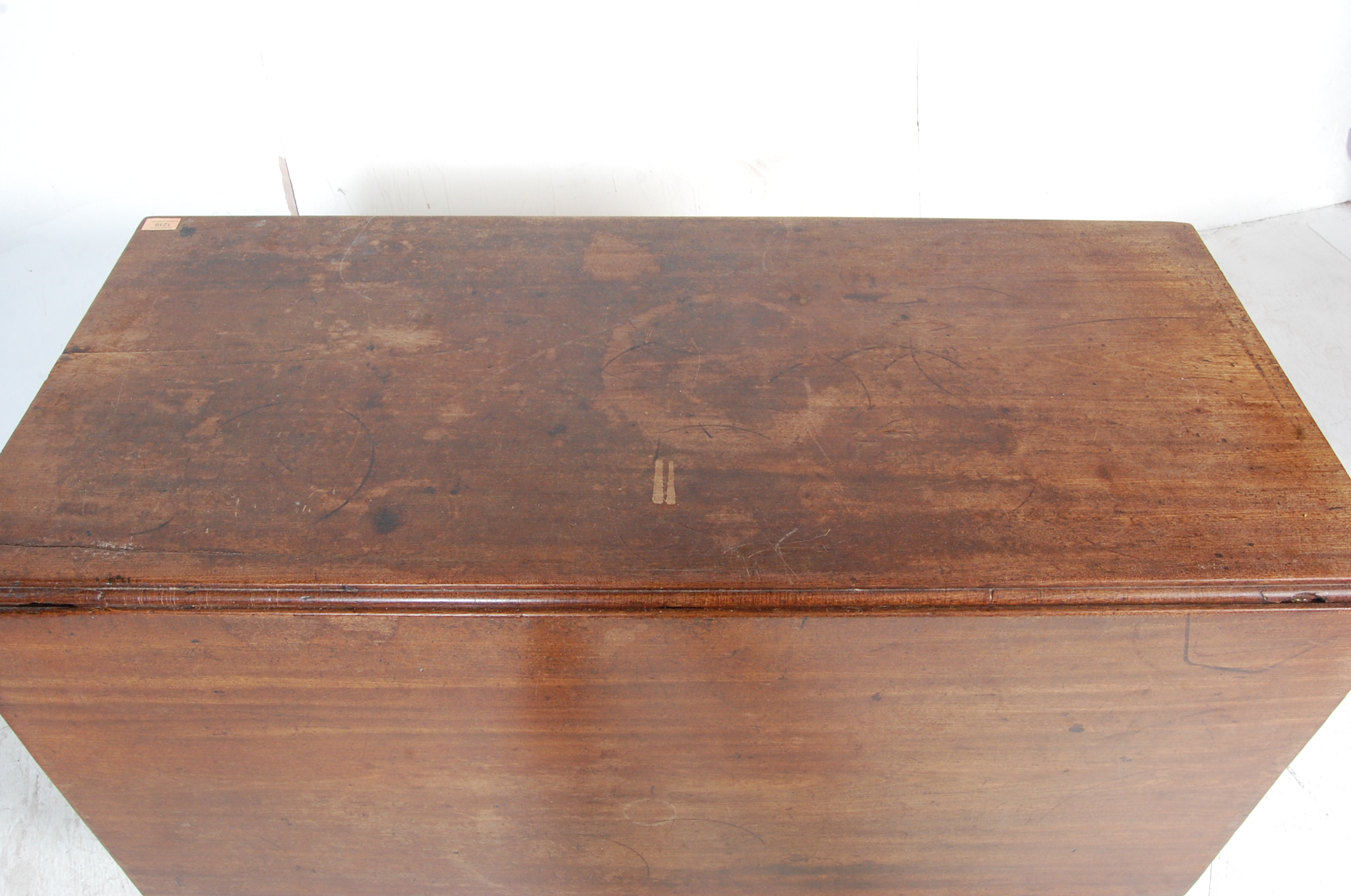 ANTIQUE GEORGE III MAHOGANY DROP LEAF DINING TABLE - Image 3 of 5