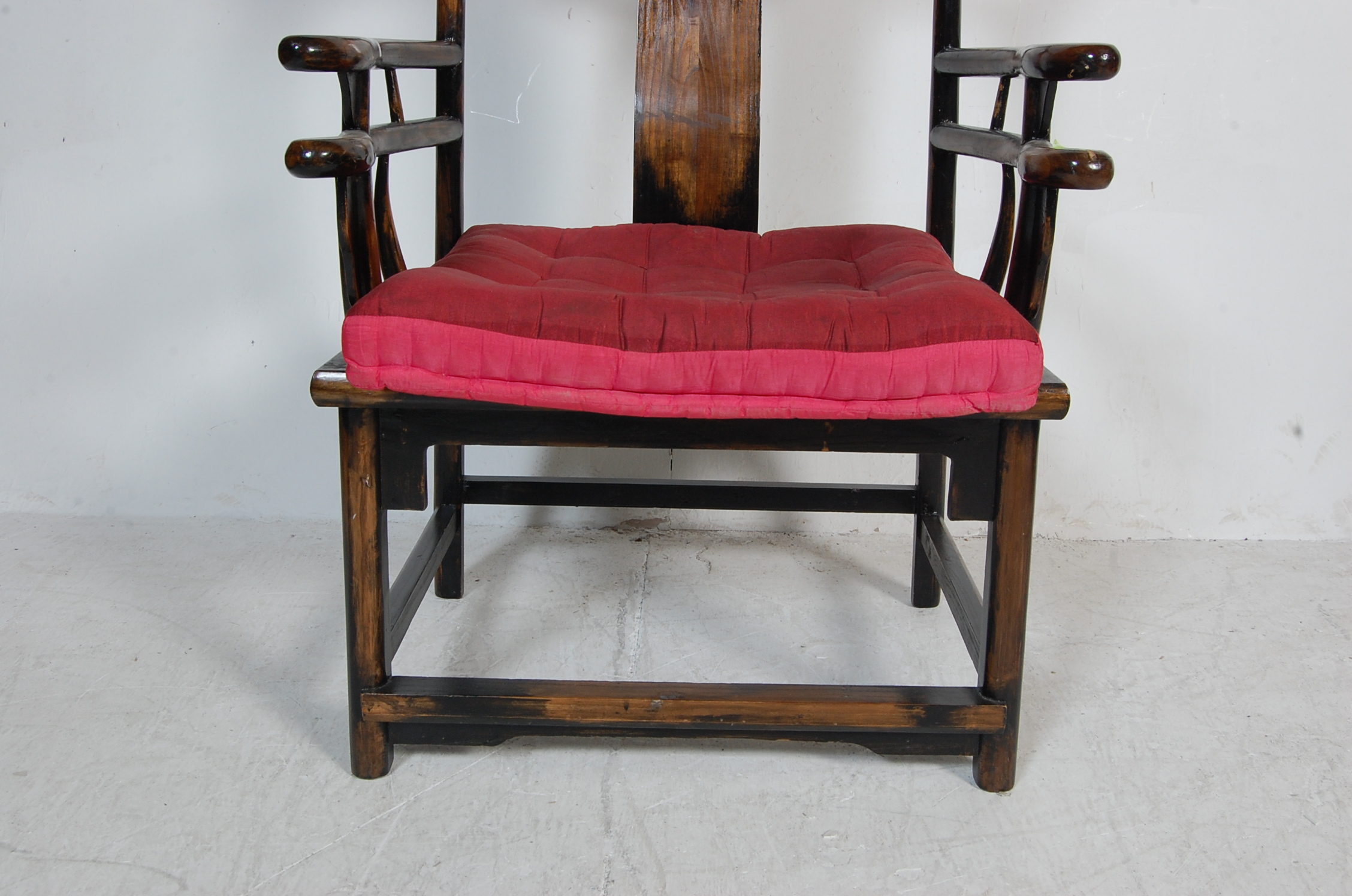 20TH CENTURY CHINESE HARDWOOD HORSESHOE CHAIR - Image 5 of 7