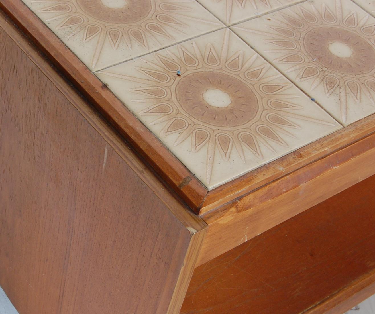 VINTAGE RETRO TILE TOP COFFEE TABLE - Image 5 of 5