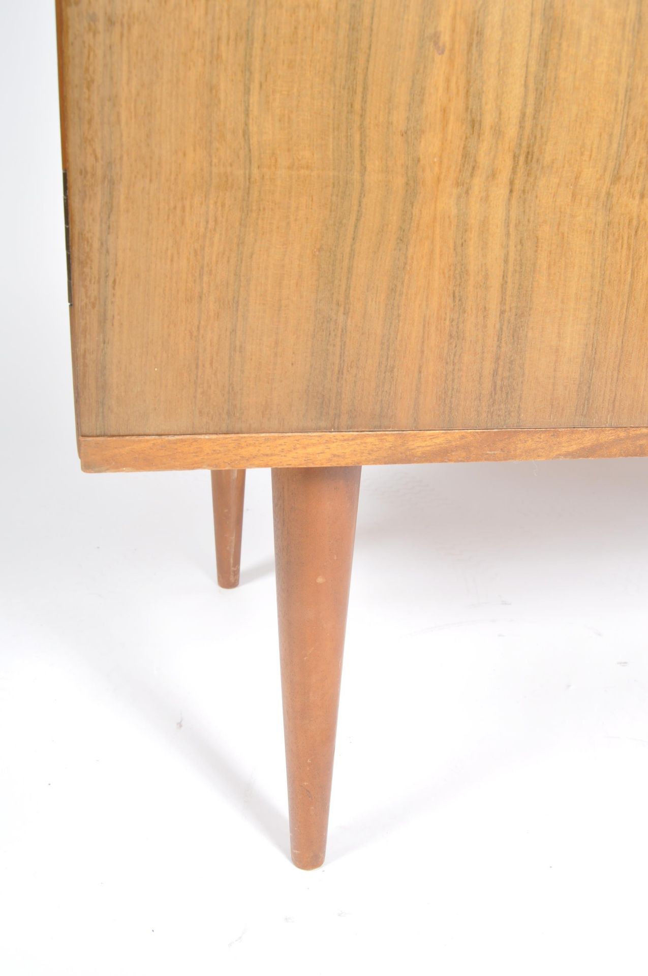 MID 20TH CENTURY WALNUT UNIFLEX FURNITURE DECO WARDROBE - Image 7 of 7