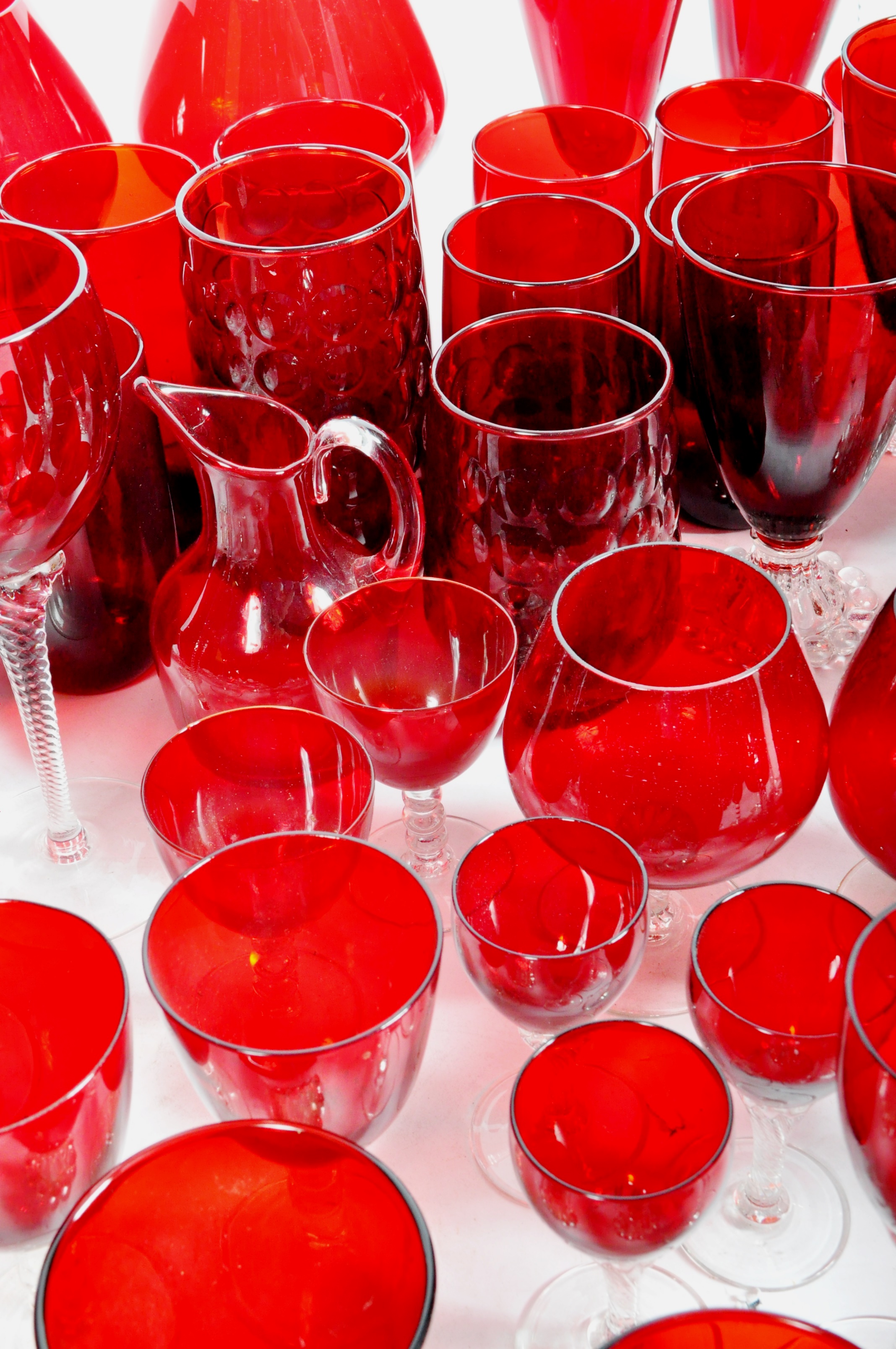 LARGE MIXED COLLECTION OF RED ANCHOR HOCKING GLASSWARE - Image 4 of 9