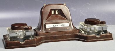 VELOS REGAL MODEL ART DECO BAKELITE DESKTOP CALENDAR / INKWELL