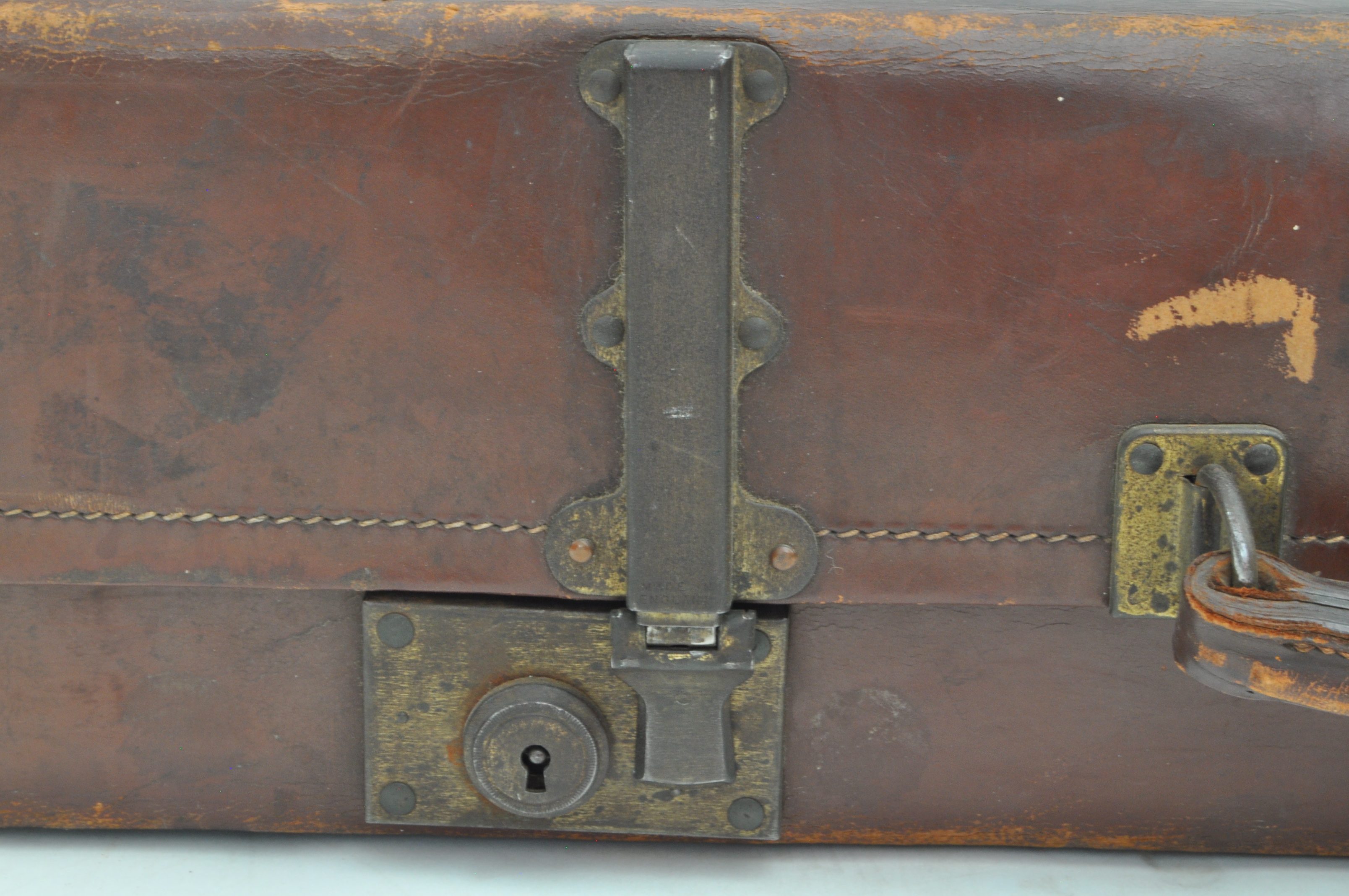 COLLECTION OF VINTAGE LUGGAGE - LEATHER SUITCASES - Image 12 of 14