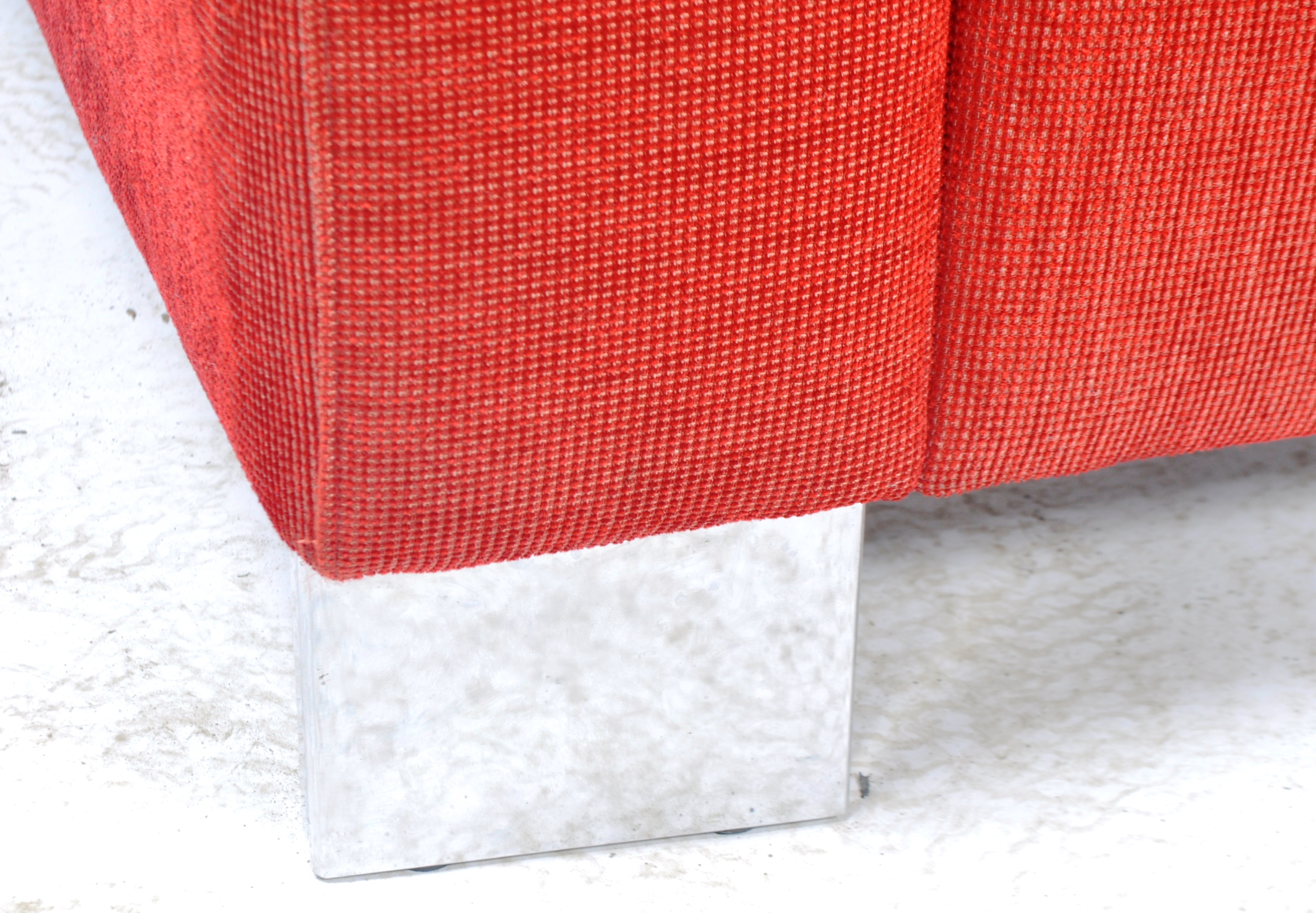 SITS MADE CONTEMPORARY RED FABRIC TWO SEATER SOFA - Image 6 of 8