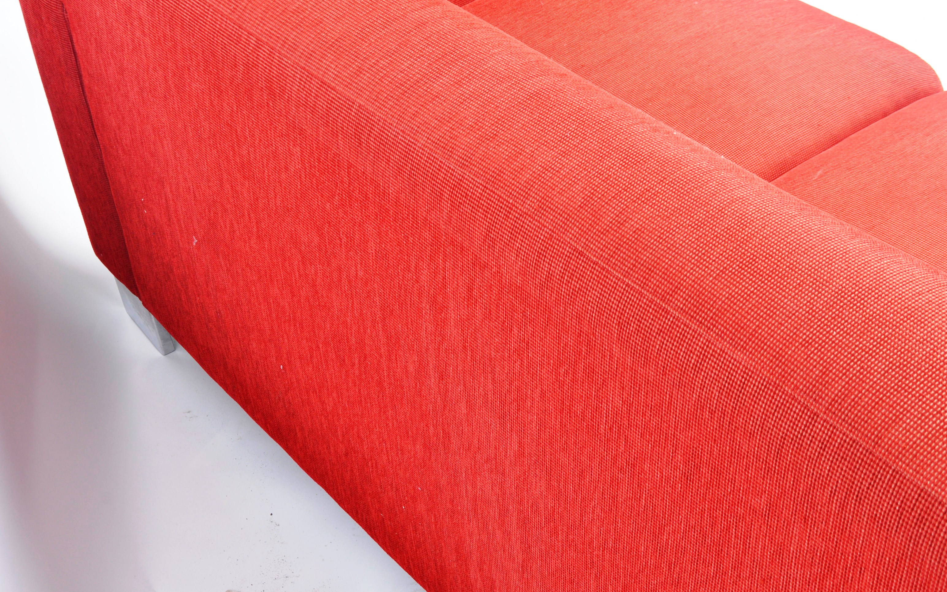 SITS MADE CONTEMPORARY RED FABRIC TWO SEATER SOFA - Image 7 of 8