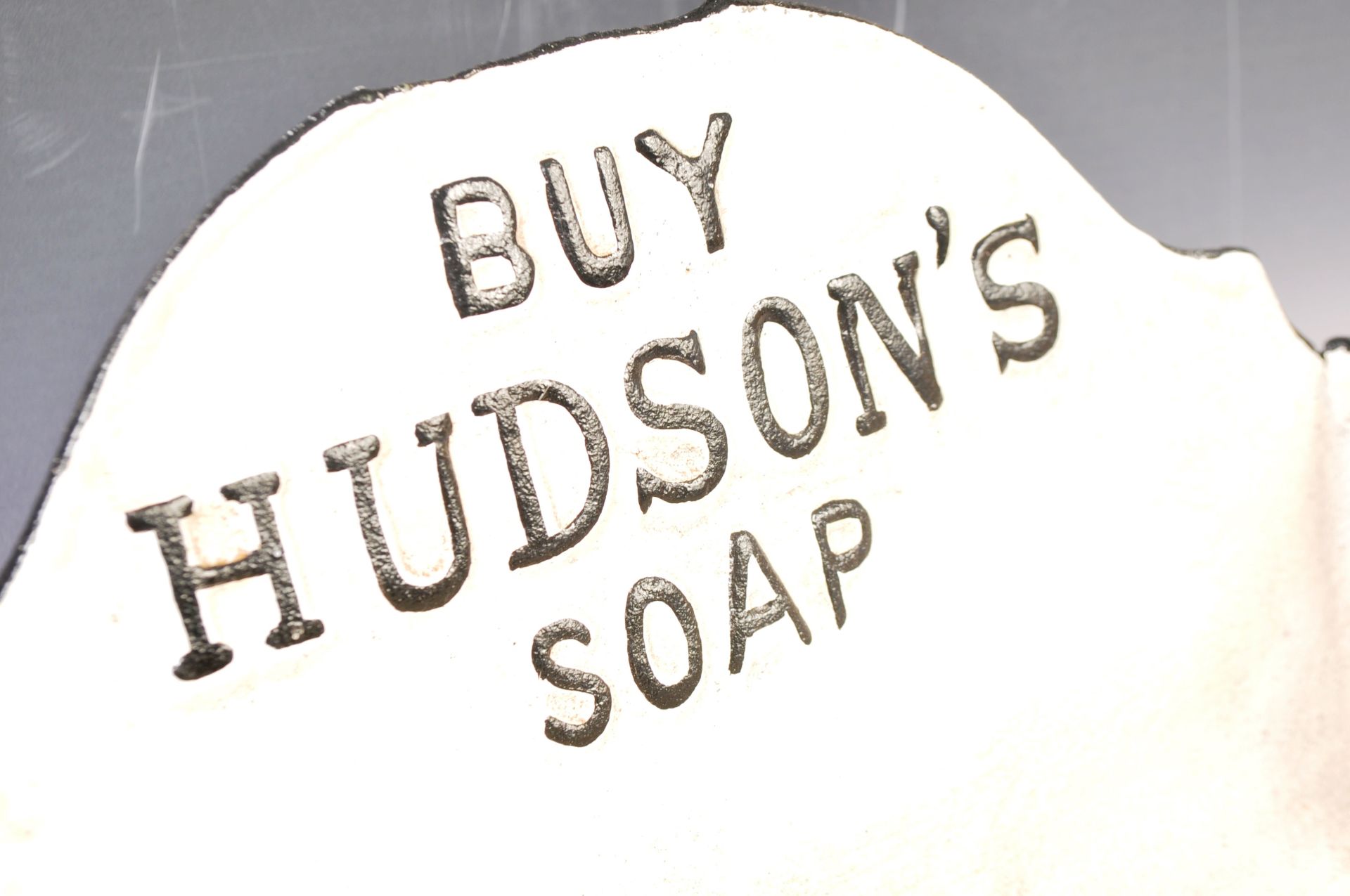 CAST IRON ADVERTISING SHOPFRONT DOG BOWL FOR HUDSON'S SOAP - Image 3 of 6