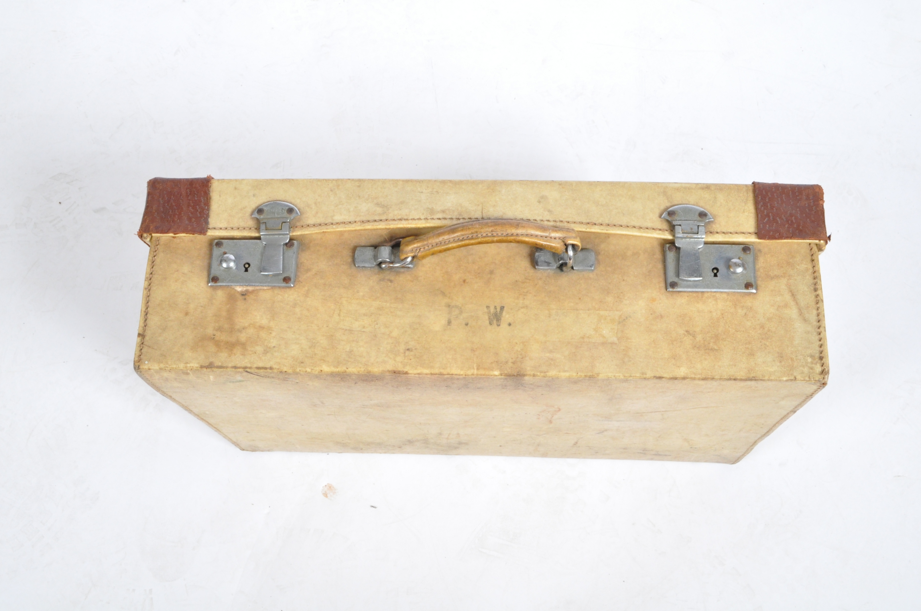 COLLECTION OF VINTAGE LUGGAGE - LEATHER SUITCASES - Image 7 of 14