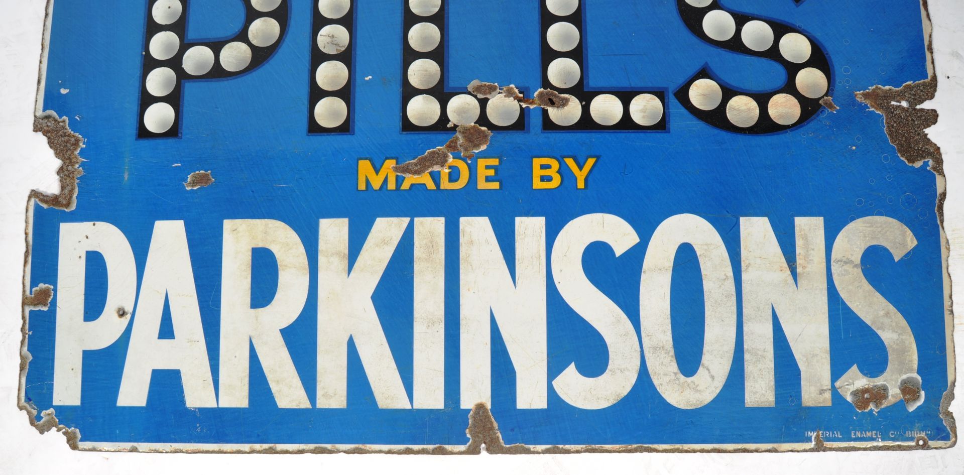 PARKINSONS PILLS VINTAGE ADVERTISING ENAMEL SHOP SIGN - Image 3 of 6