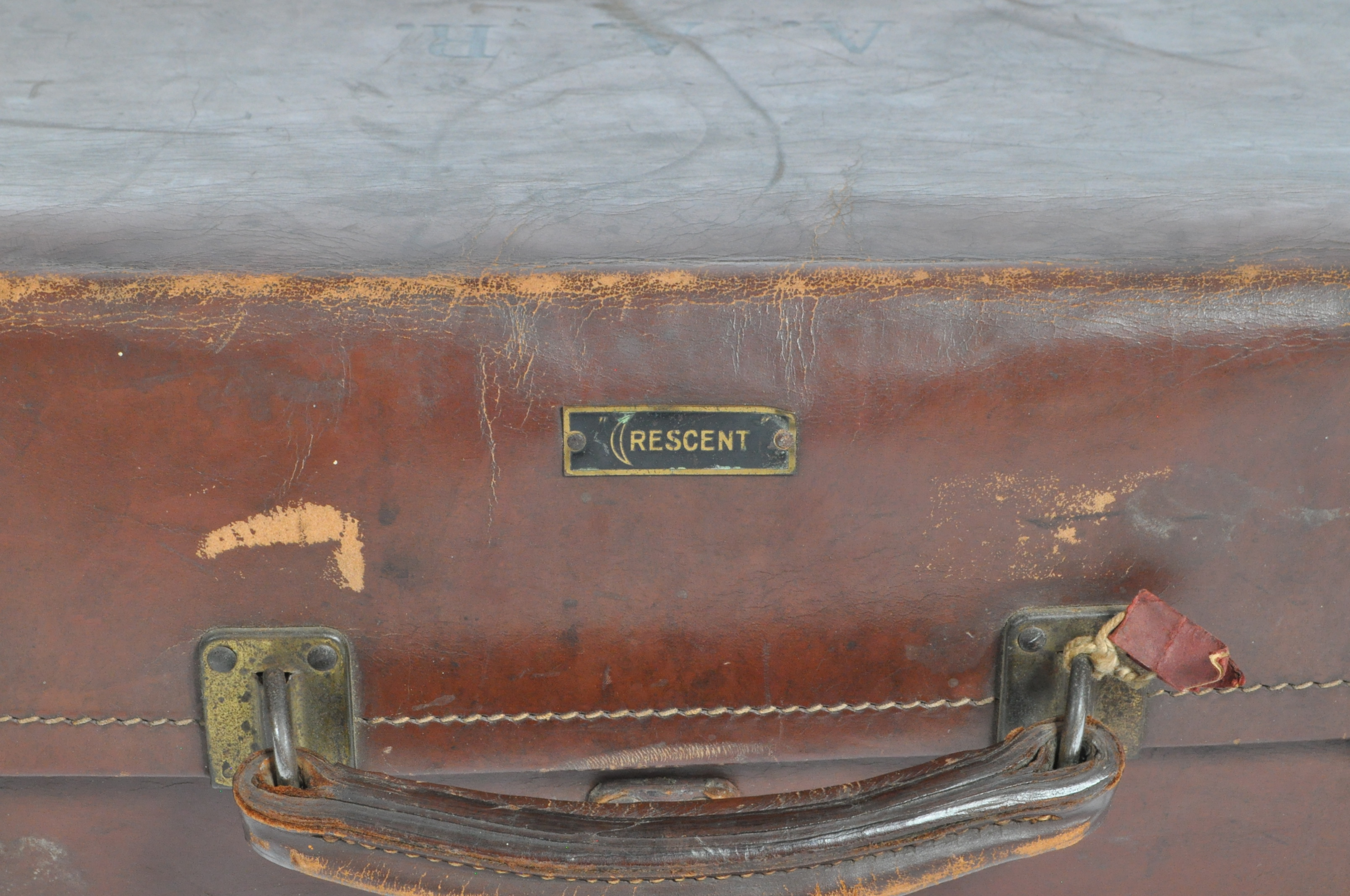 COLLECTION OF VINTAGE LUGGAGE - LEATHER SUITCASES - Image 11 of 14
