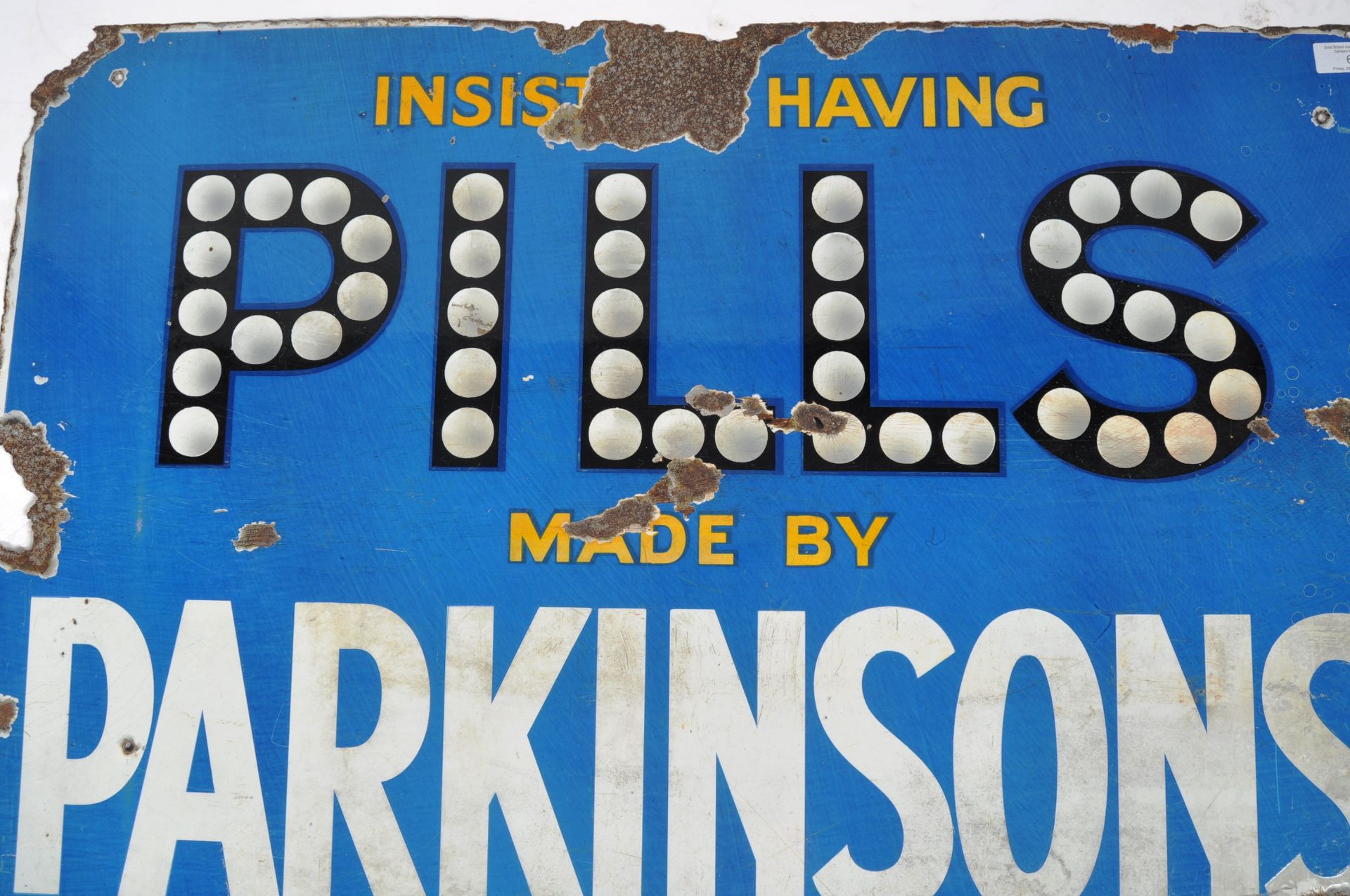 PARKINSONS PILLS VINTAGE ADVERTISING ENAMEL SHOP SIGN - Image 2 of 6