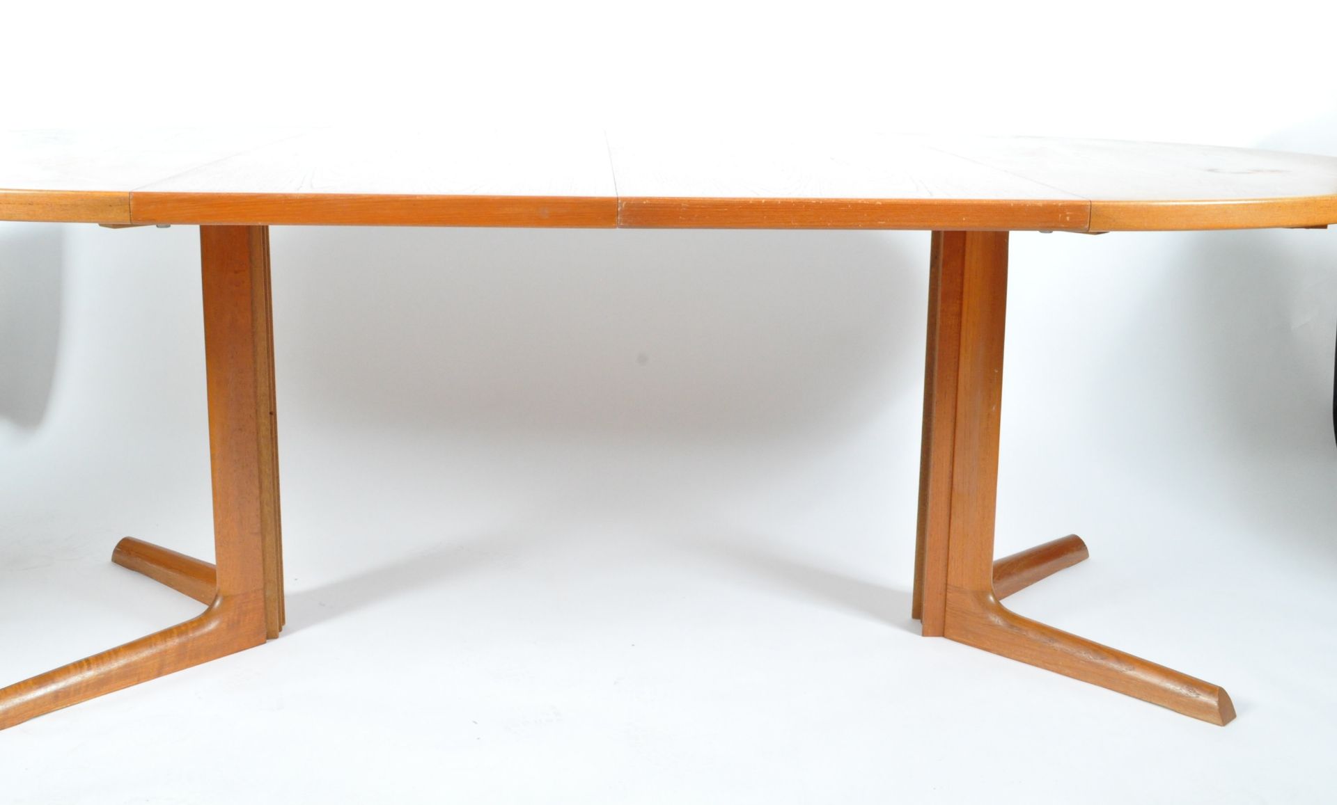 KOEFOEDS HORNSLET DANISH TEAK DINING SUITE (TABLE AND CHAIRS) - Image 6 of 12