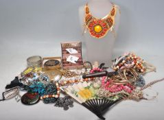 COLLECTION OF VINTAGE 20TH CENTURY COSTUME JEWELLERY