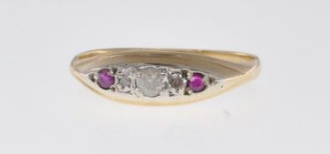 ANTIQUE 18CT GOLD DIAMOND AND RUBY RING