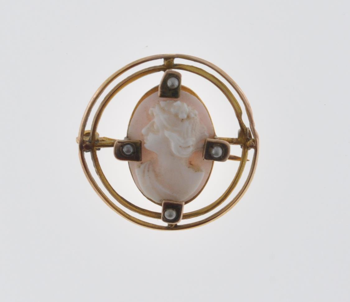 ANTIQUE 9CT GOLD CAMEO BROOCH