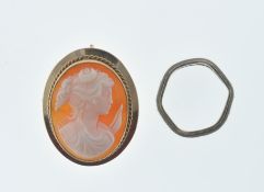 9CT GOLD CAMEO BROOCH & 9CT GOLD ETERNITY RING