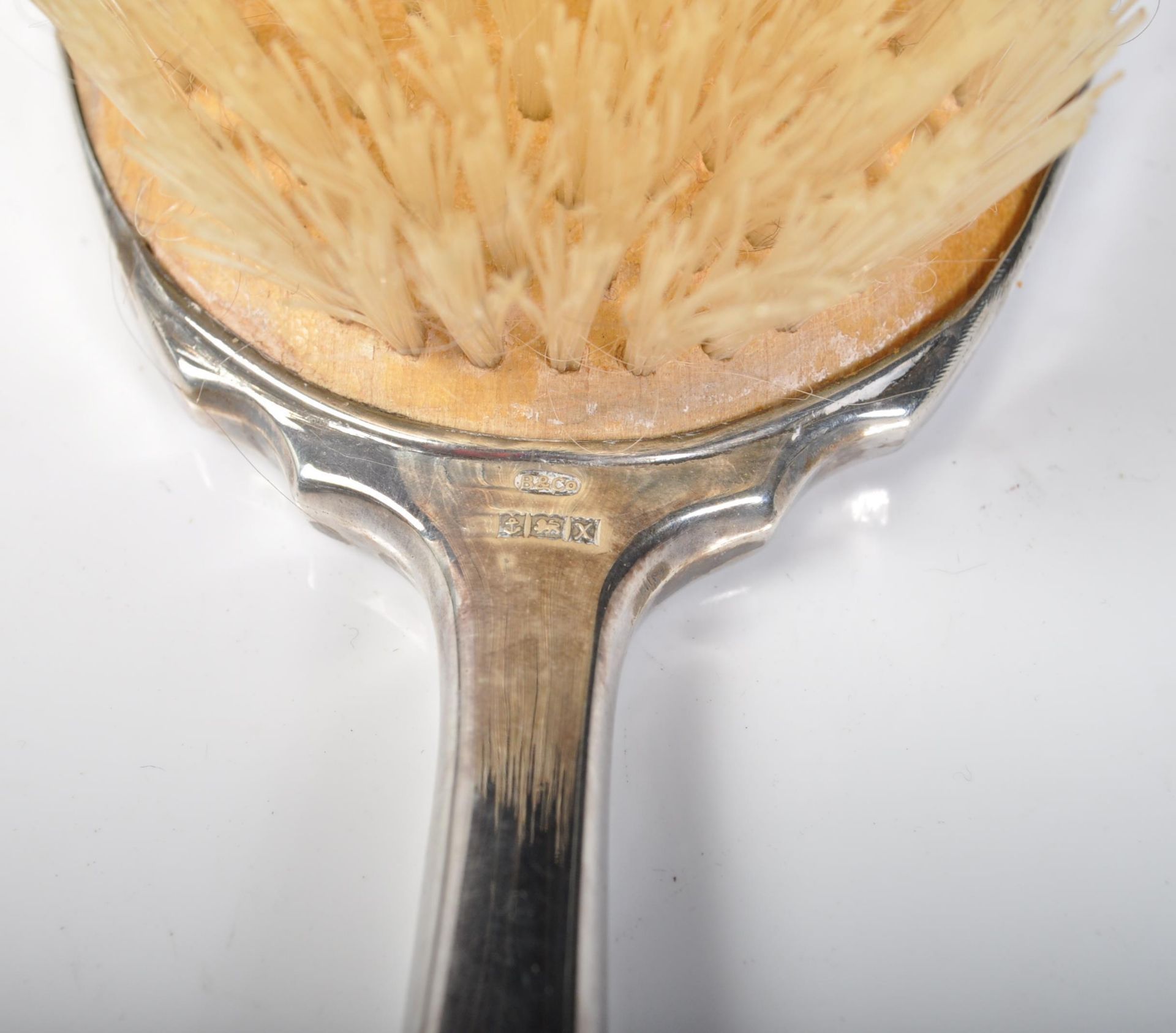 20TH CENTURY SILVER DRESSING TABLE BRUSH SET. - Image 3 of 5