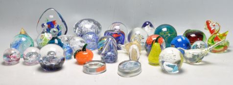 LARGE COLLECTION OF VINTAGE RETRO STUDIO ART GLASS PAPERWEIGHTS