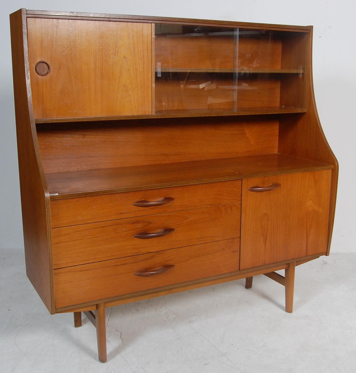 RETRO VINTAGE LATE 20TH CENTURY TEAK HIGHBOARD