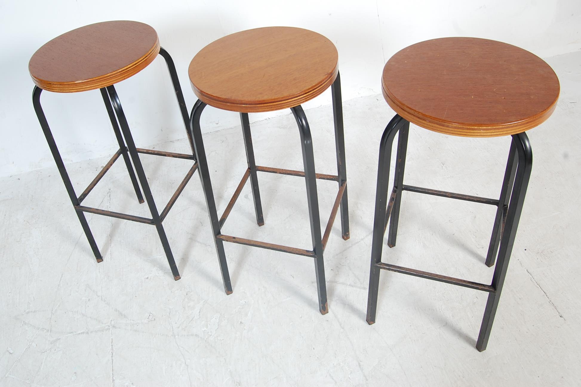 SET OF THREE VINTAGE INDUSTRIAL STOOLS - Image 2 of 6