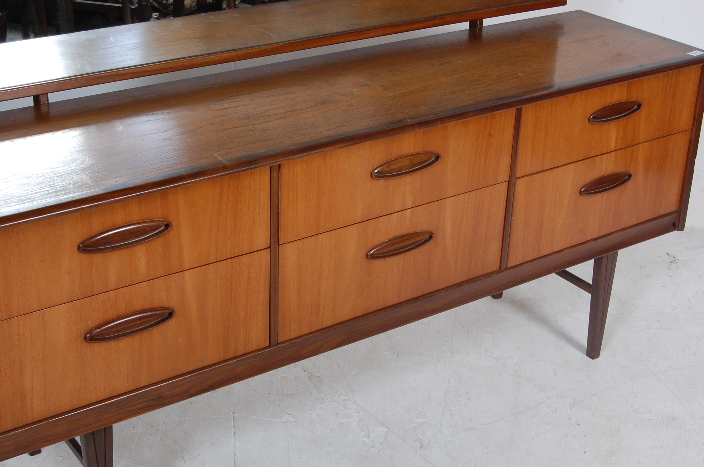 VINTAGE RETRO TEAK WOOD DRESSING TABLE - Image 3 of 6