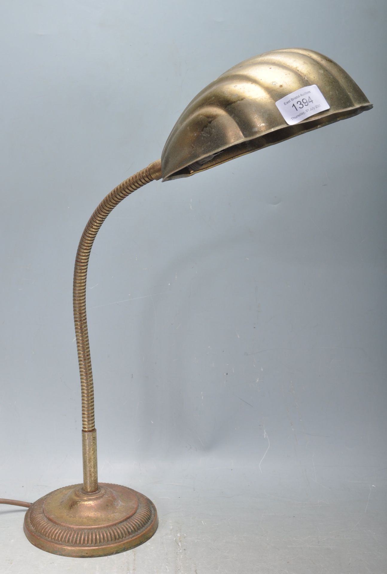 20TH CENTURY ART DECO STYLE GOOSE NECK SCALLOP LAMP.